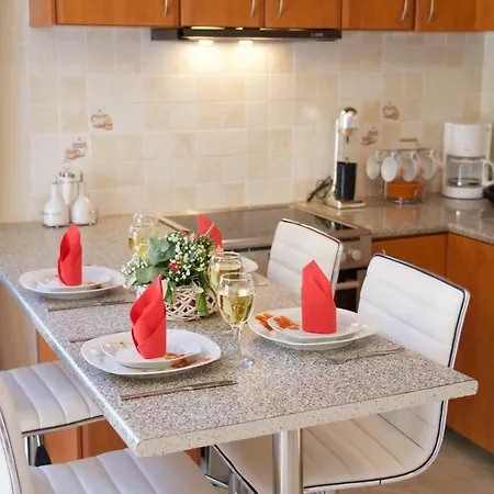 Helenas Apartment *